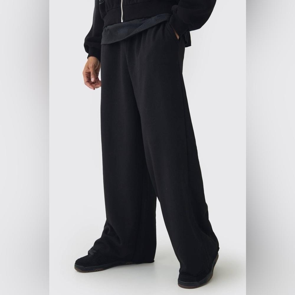 BoohooMAN Extreme Wide Leg Raw Edge Loopback Jogger Black